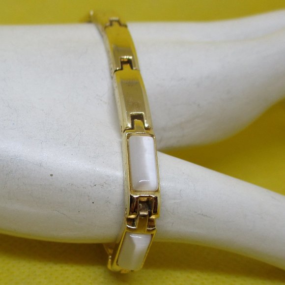 Moonglow Gold Tone Panel Sectional Bracelet White Moonglow Lucite Bars Gold Tone - Picture 3 of 10